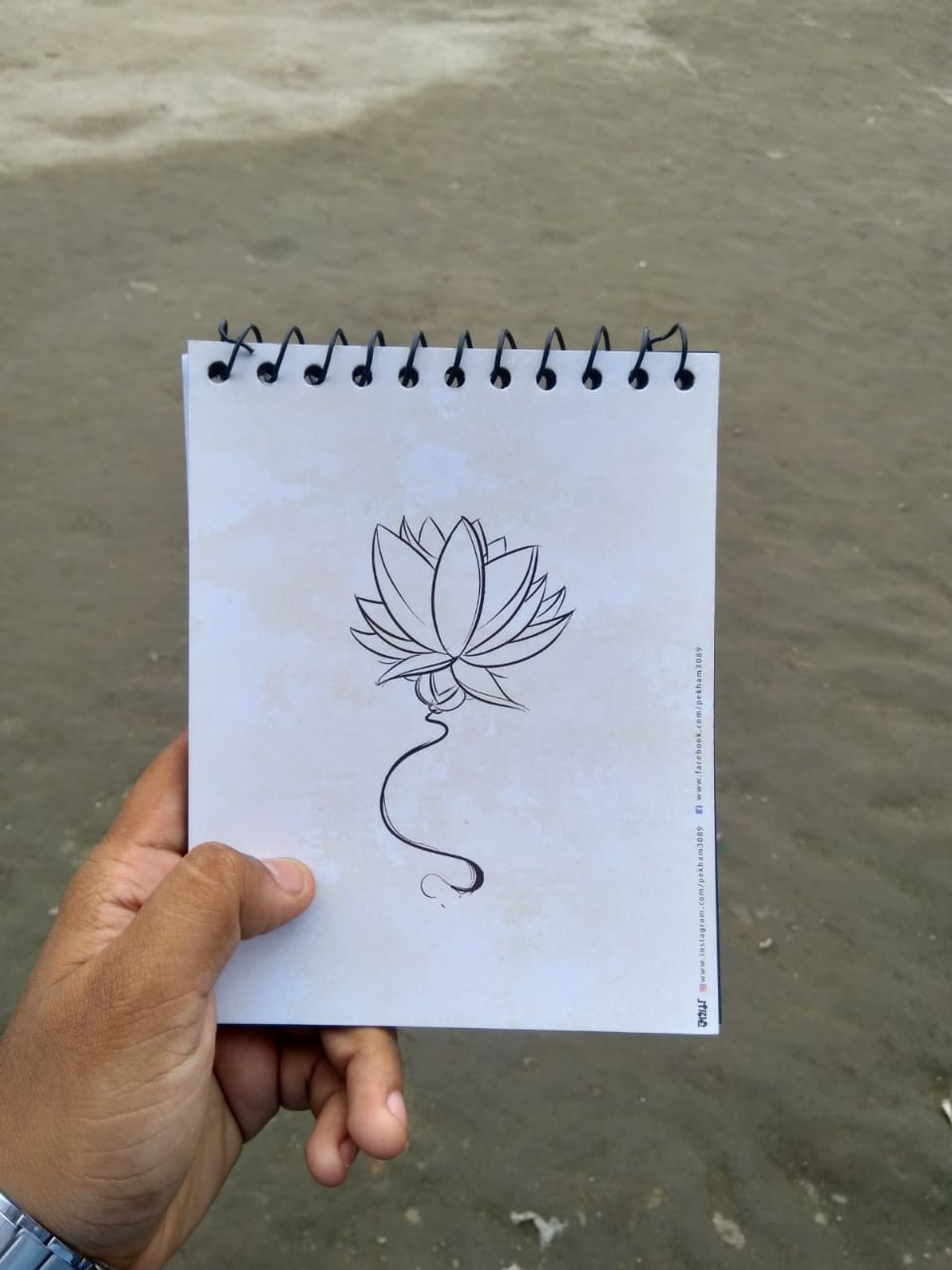 BLACK NOTEBOOK OUTSIDE